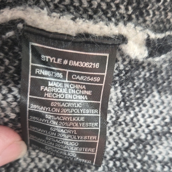 Steve Madden Black and White Houndstooth Cardigan - Picture 7 of 16